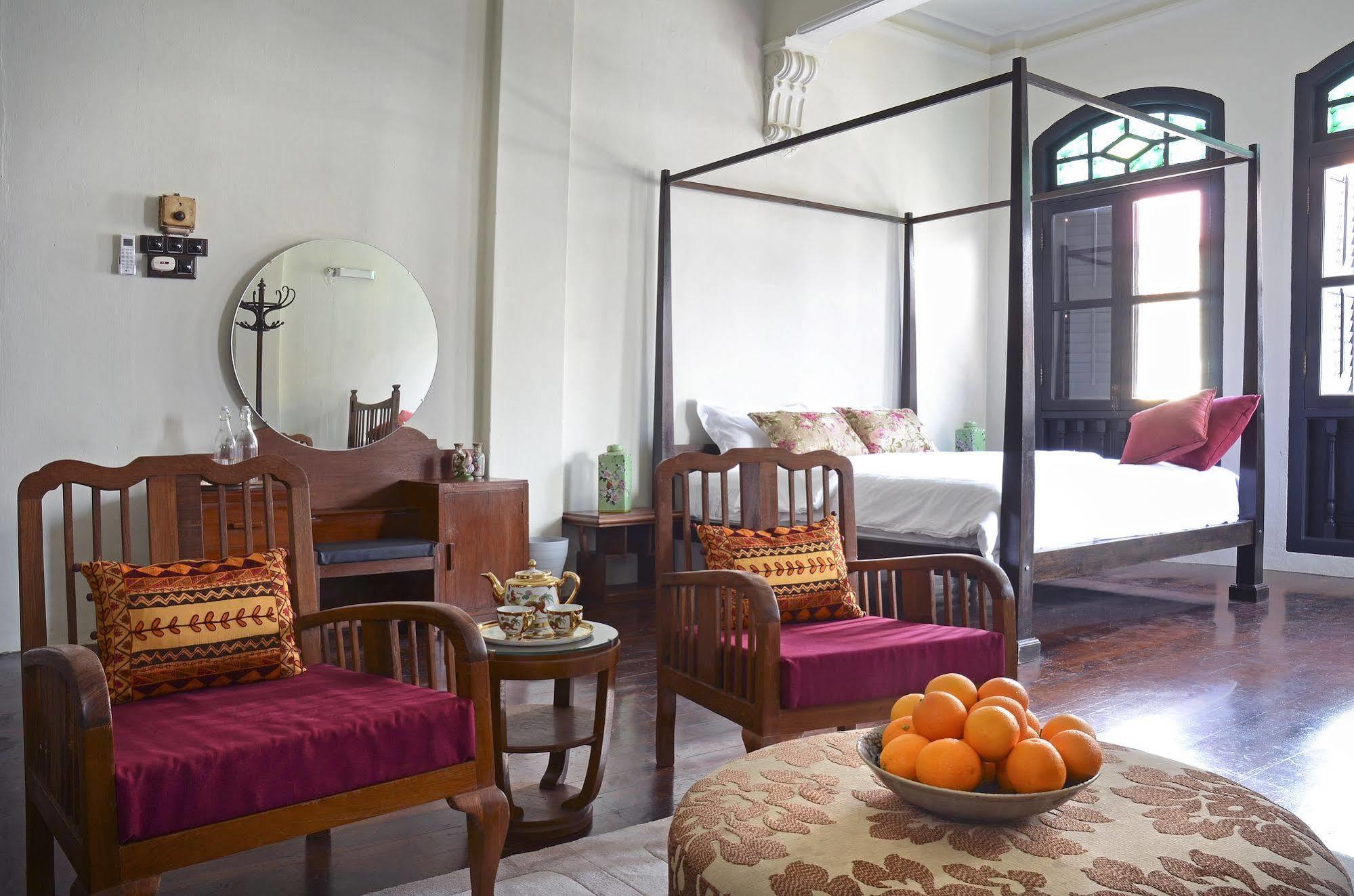 Noordin Mews Hotel 3*